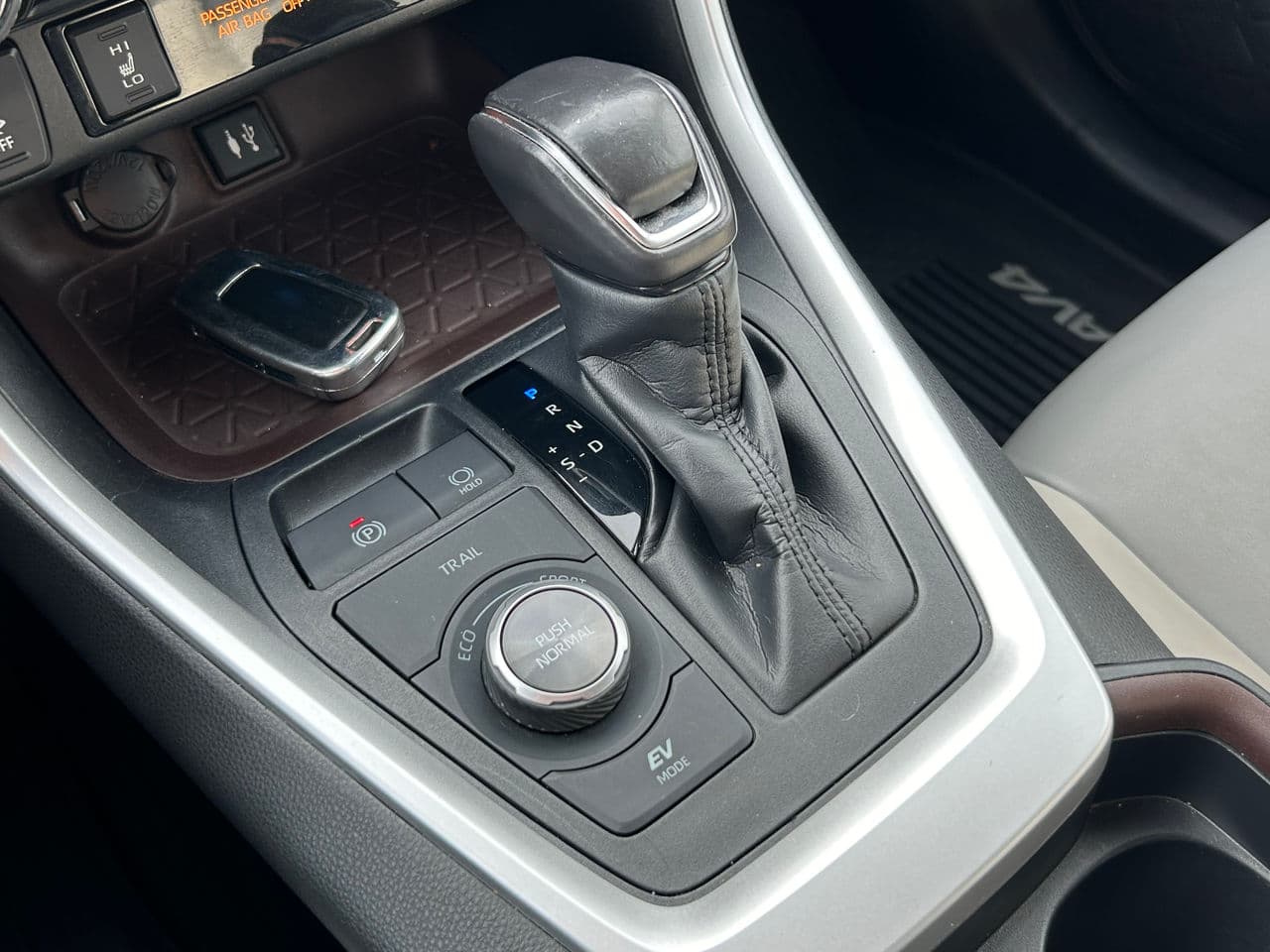 2019 Toyota Rav-4 — Miniatură 15