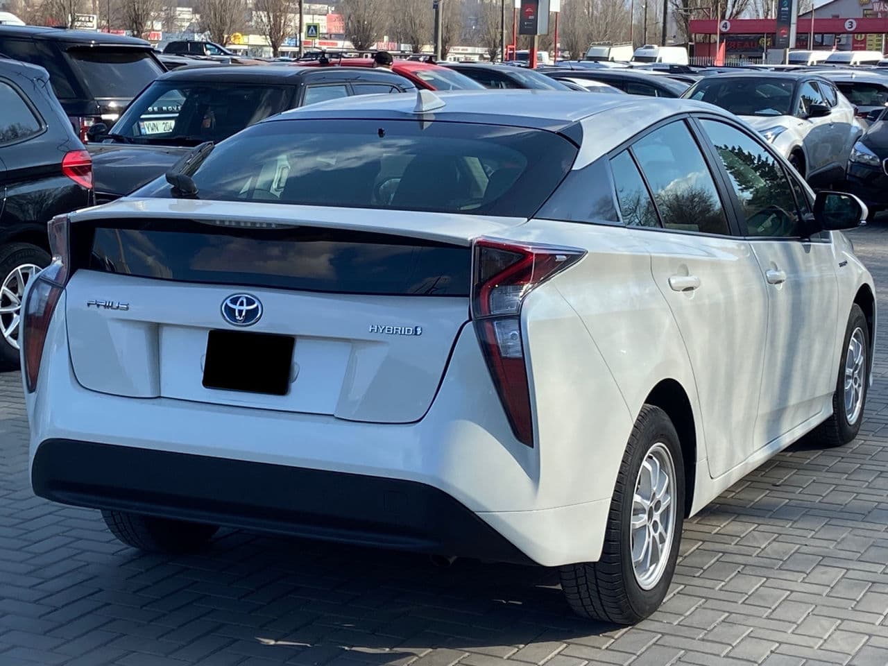 2016 Toyota Prius — Miniatură 2