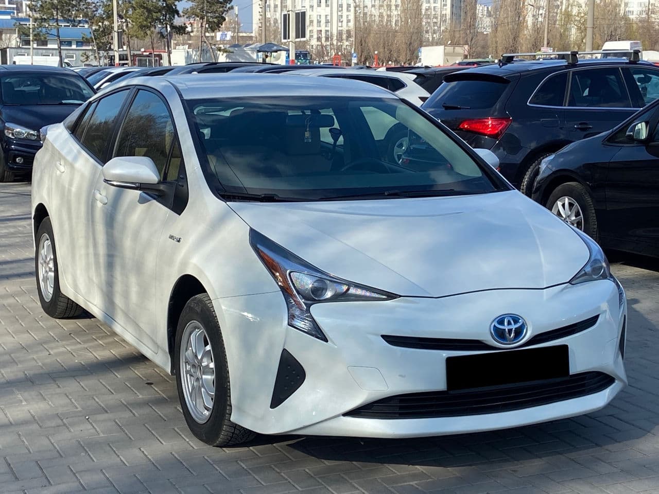 2016 Toyota Prius — Miniatură 3