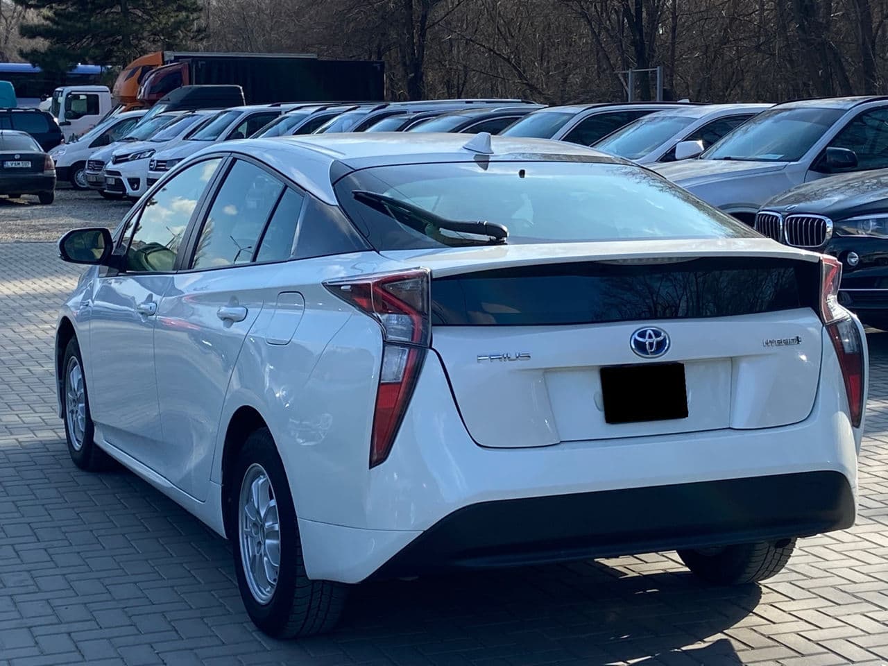 2016 Toyota Prius — Miniatură 4