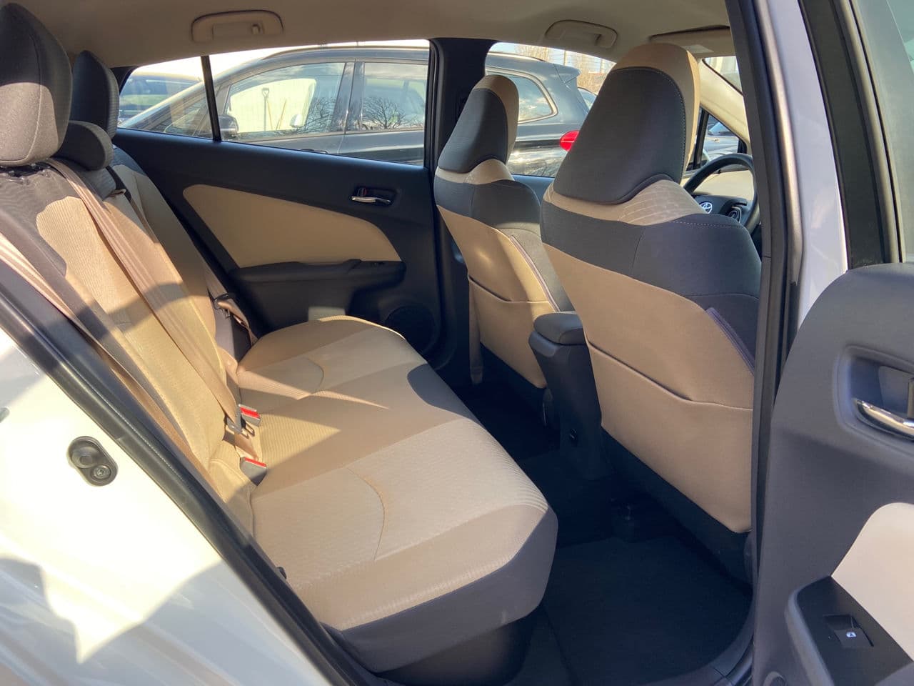 2016 Toyota Prius — Miniatură 15