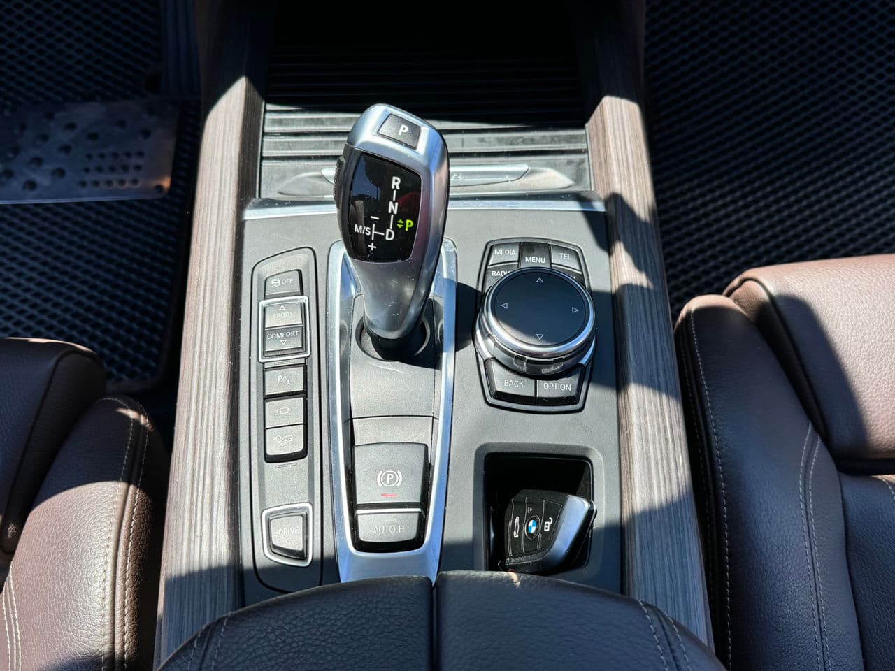 BMW X5 4.0e 2016 — Миниатюра 11