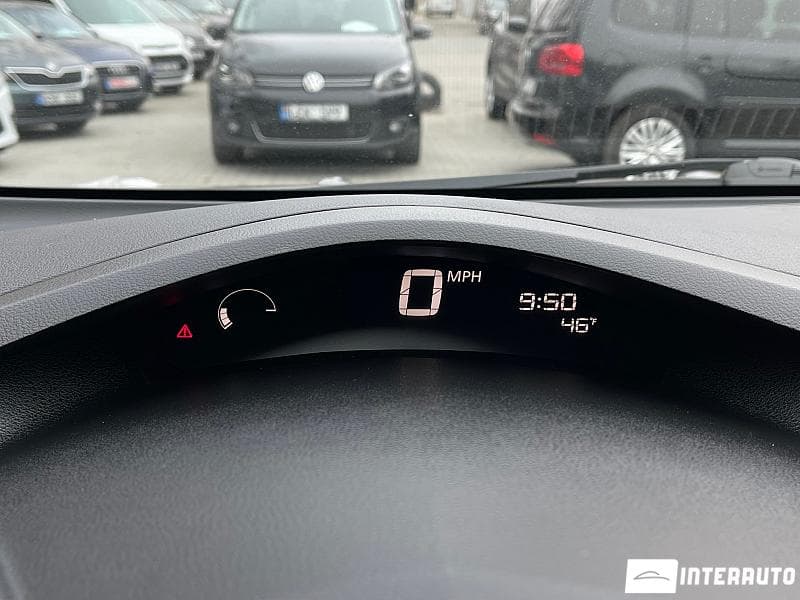 2016 Nissan Leaf — Miniatură 11