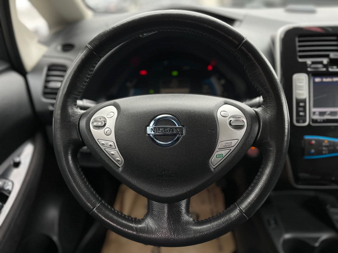 2016 Nissan Leaf — Miniatură 10