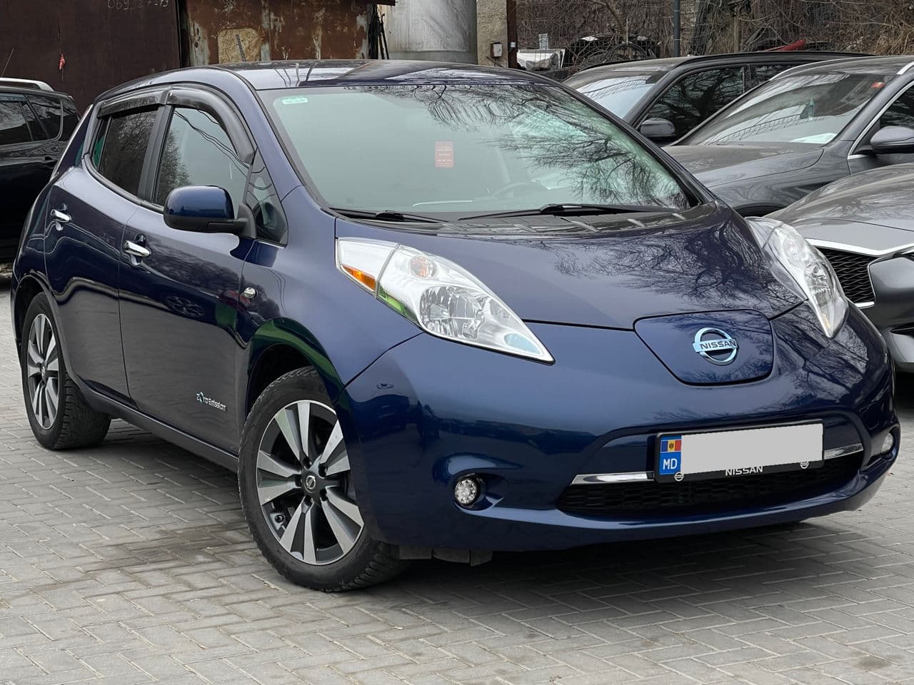 2016 Nissan Leaf — Miniatură 3