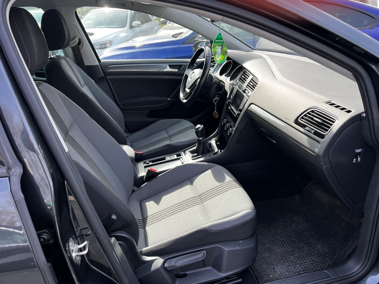 2016 Volkswagen Golf — Miniatură 5