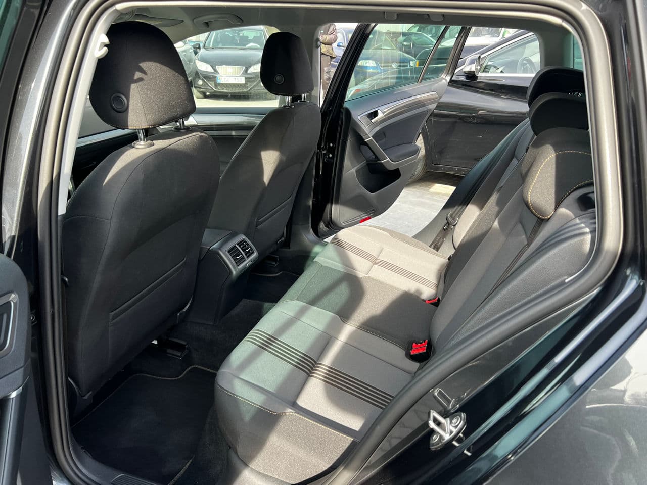 2016 Volkswagen Golf — Miniatură 15