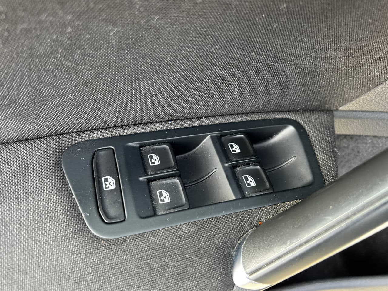 2016 Volkswagen Golf — Miniatură 13