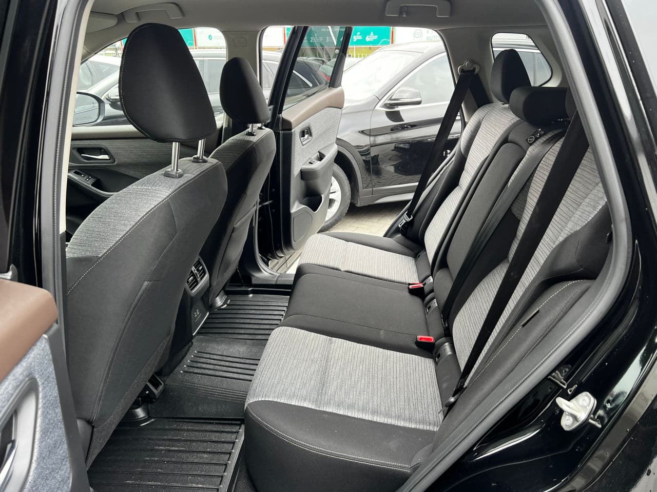2022 Nissan Rogue — Miniatură 17