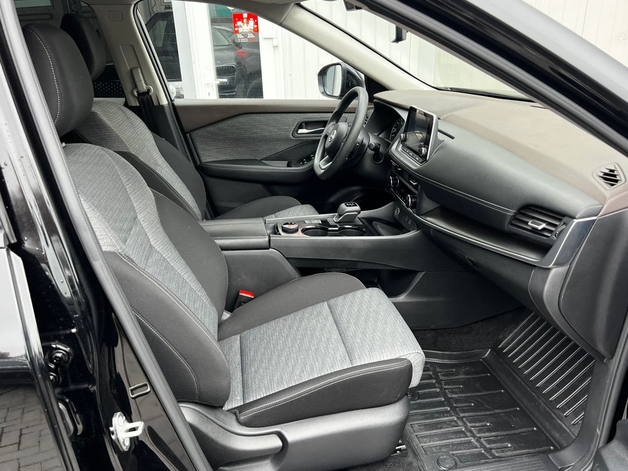 2022 Nissan Rogue — Miniatură 5