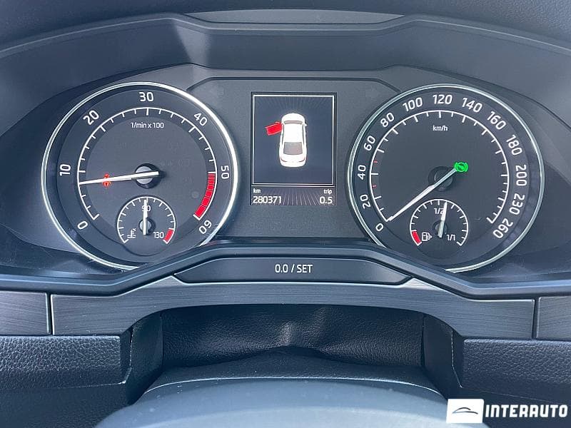 2017 Skoda Superb — Miniatură 8