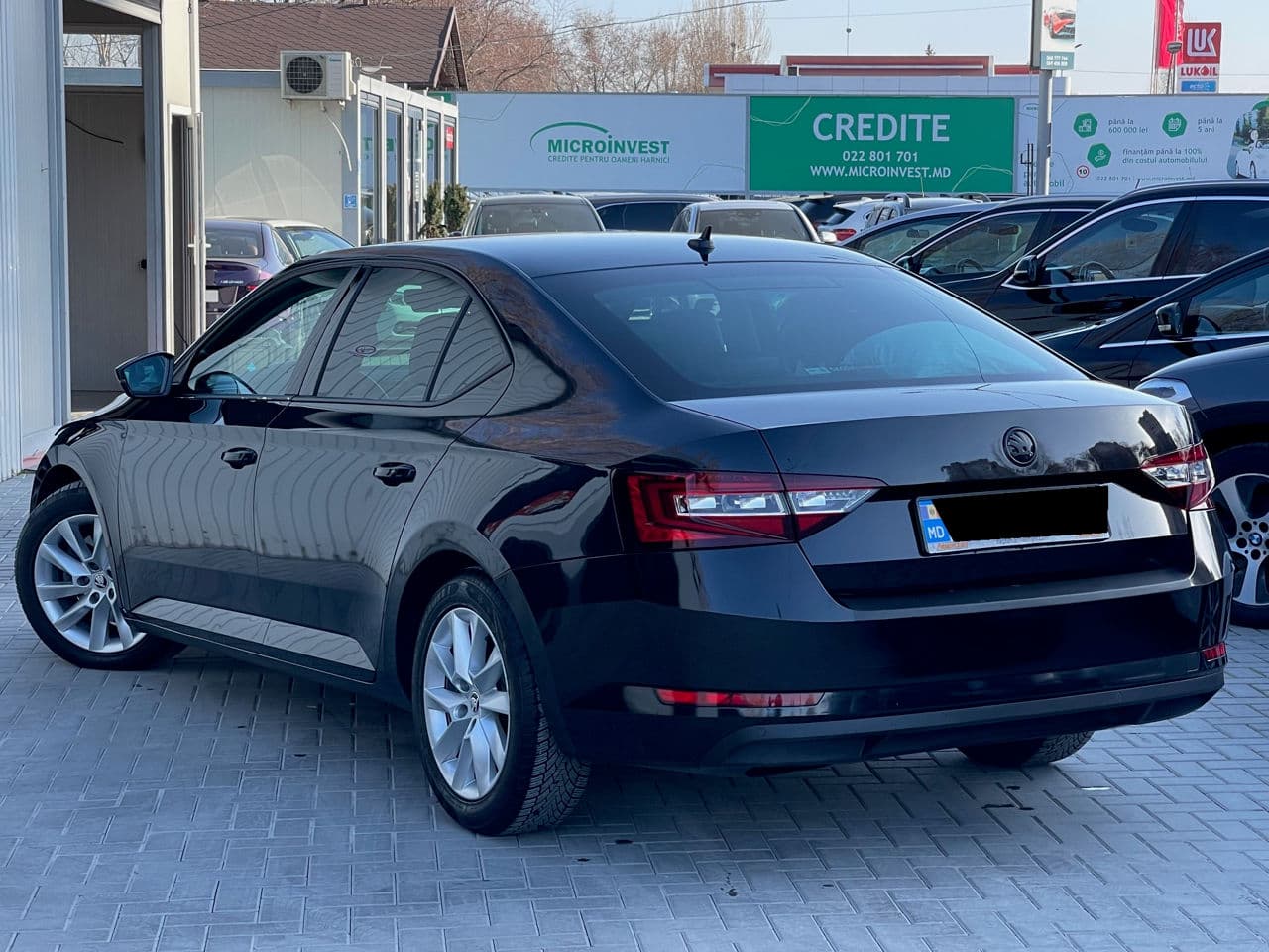 2017 Skoda Superb — Miniatură 4