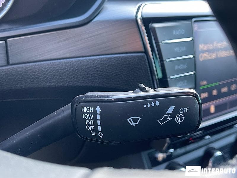 2017 Skoda Superb — Miniatură 12