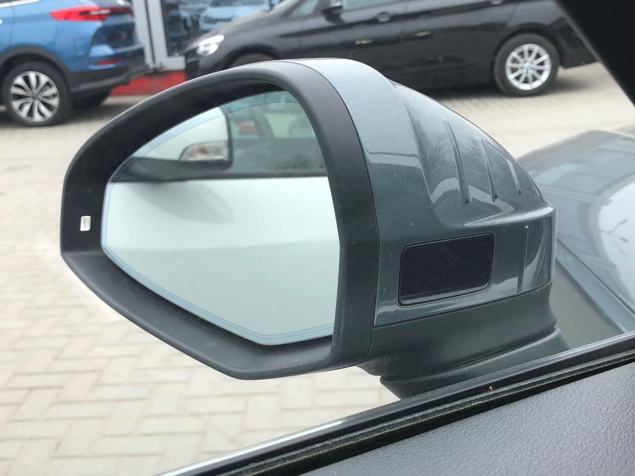 2017 Audi A4 — Miniatură 6