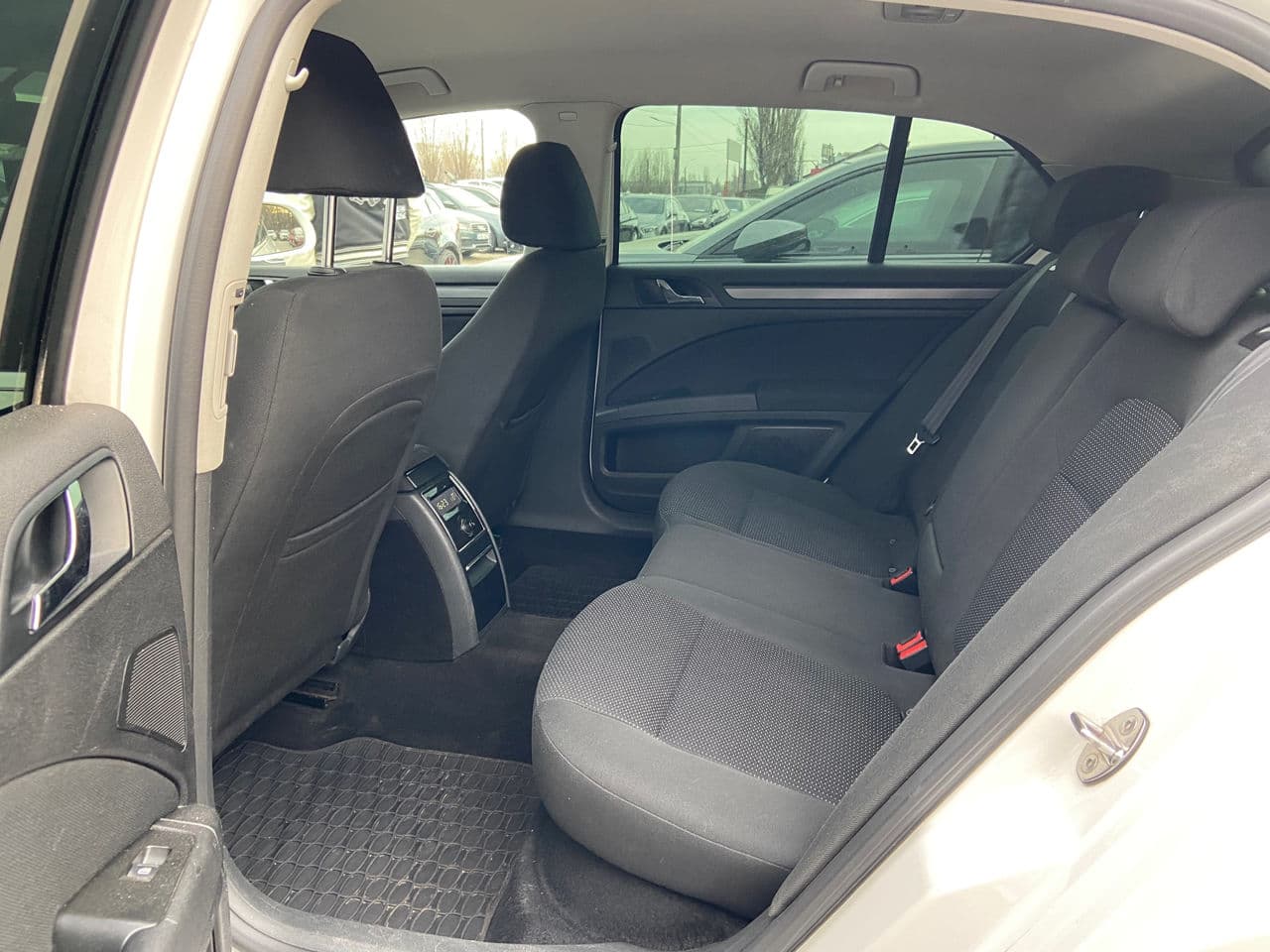 2009 Skoda Superb — Miniatură 15