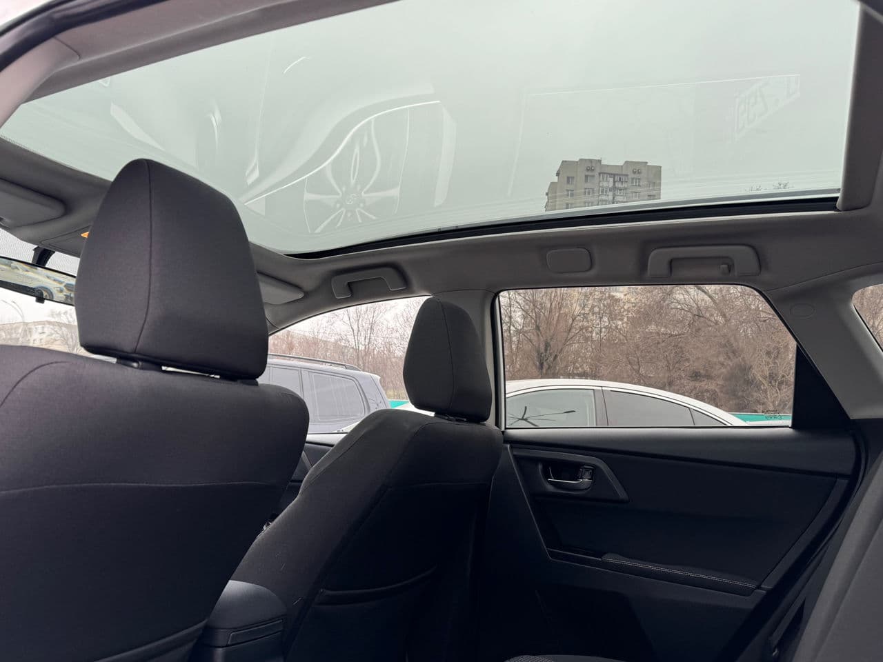 2013 Toyota Auris — Miniatură 18