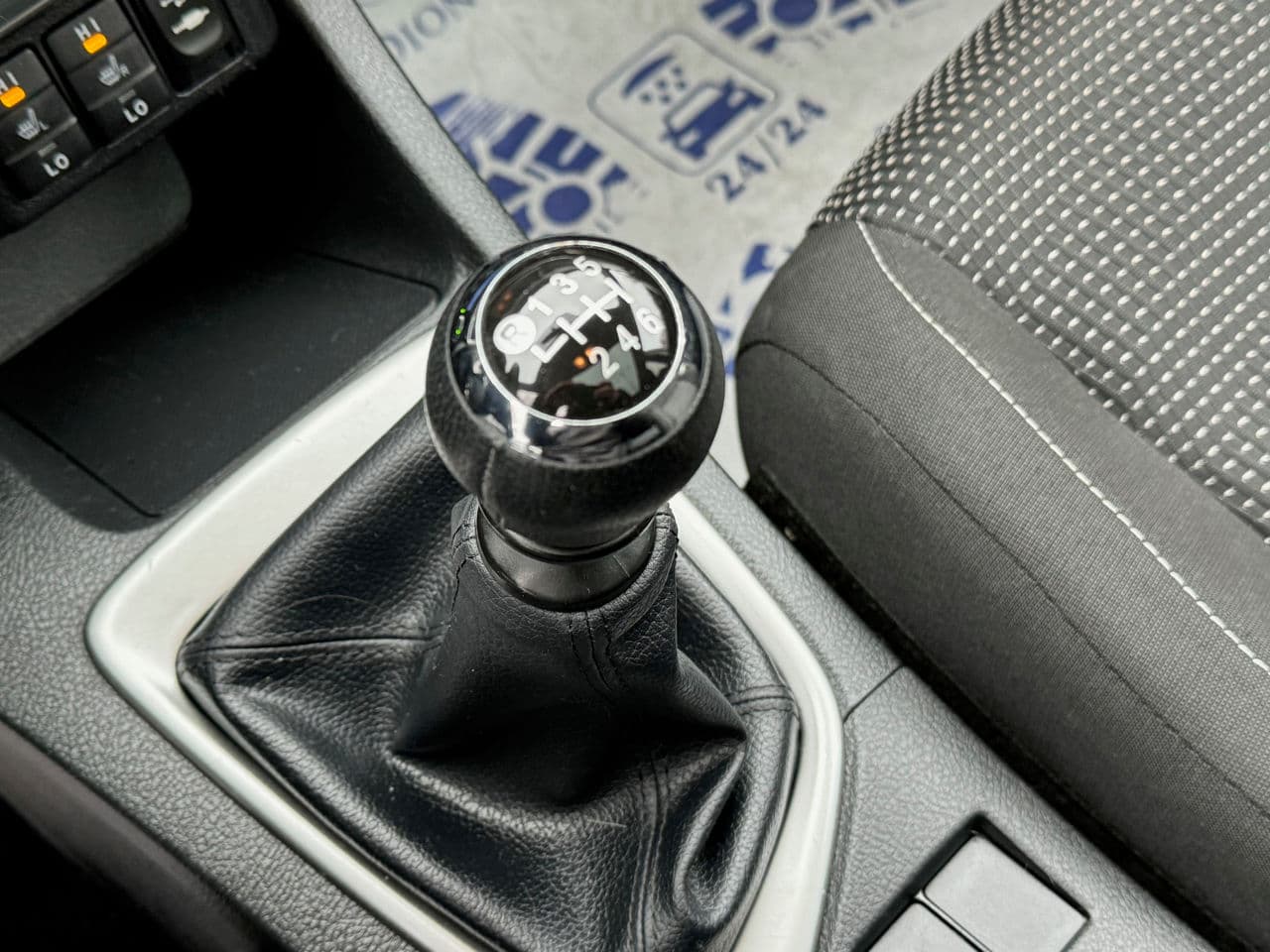 2013 Toyota Auris — Miniatură 12