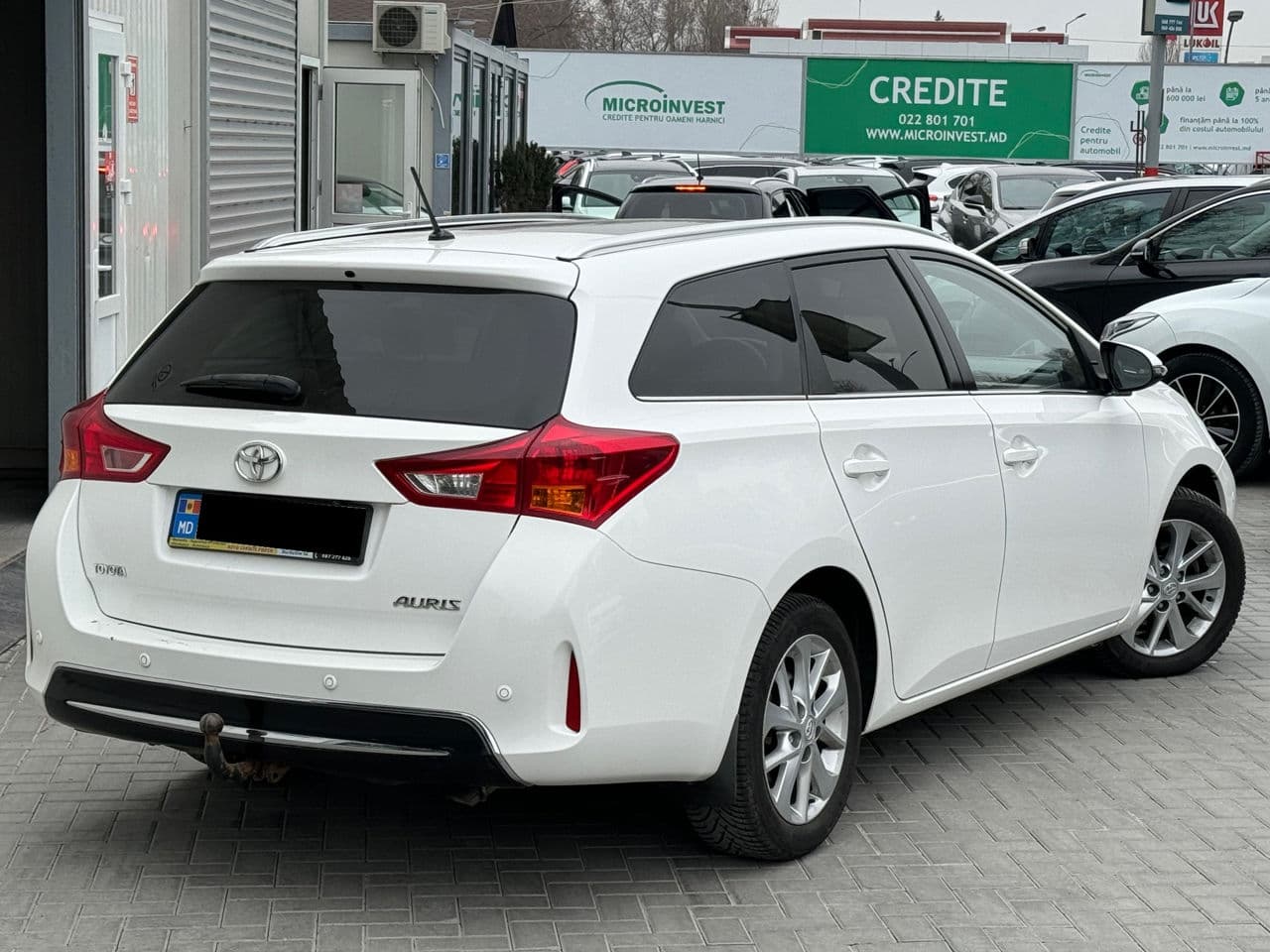 2013 Toyota Auris — Miniatură 2