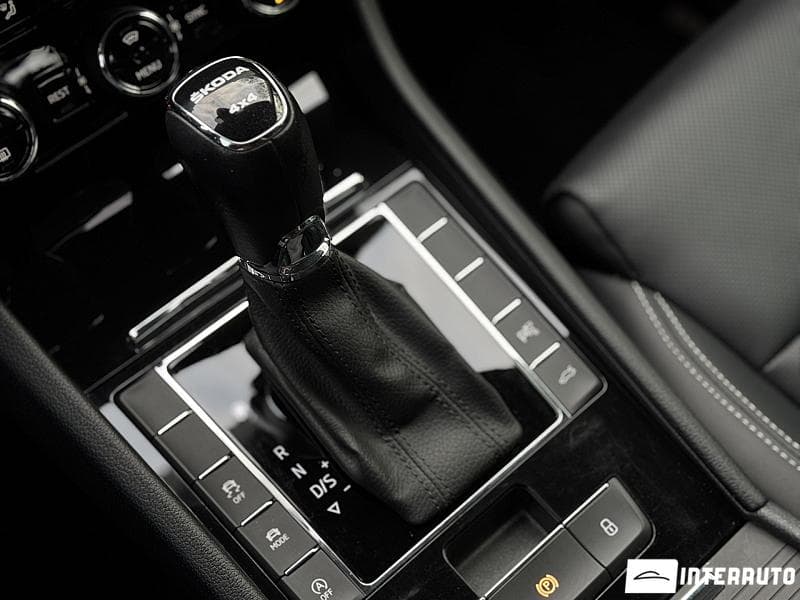Skoda Superb 2023 — Миниатюра 15