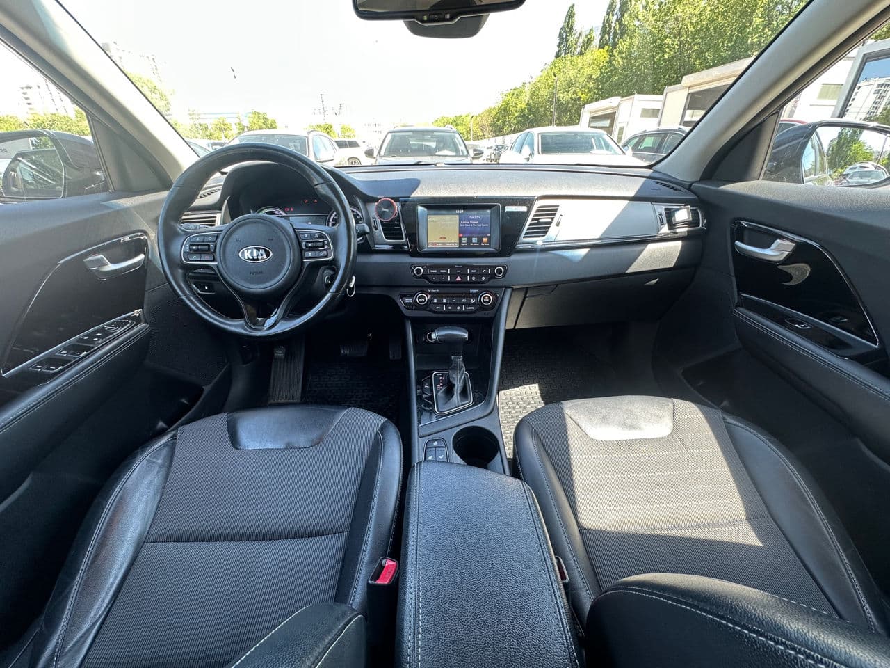 2016 Kia Niro — Miniatură 7