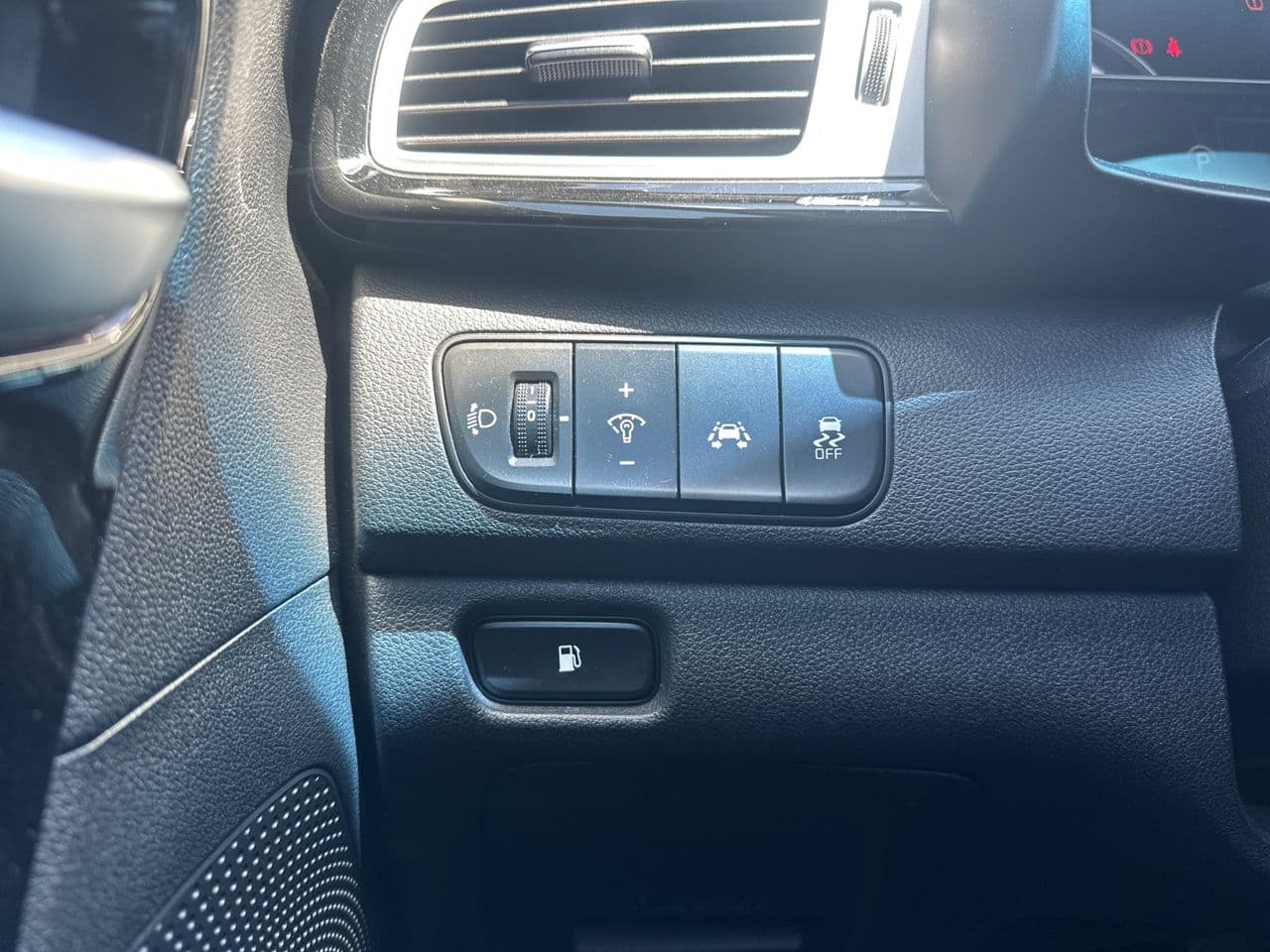 2016 Kia Niro — Miniatură 10