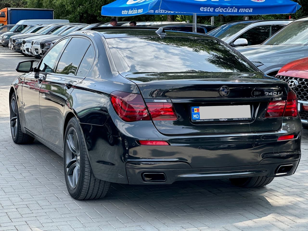 2011 BMW 740 — Miniatură 4