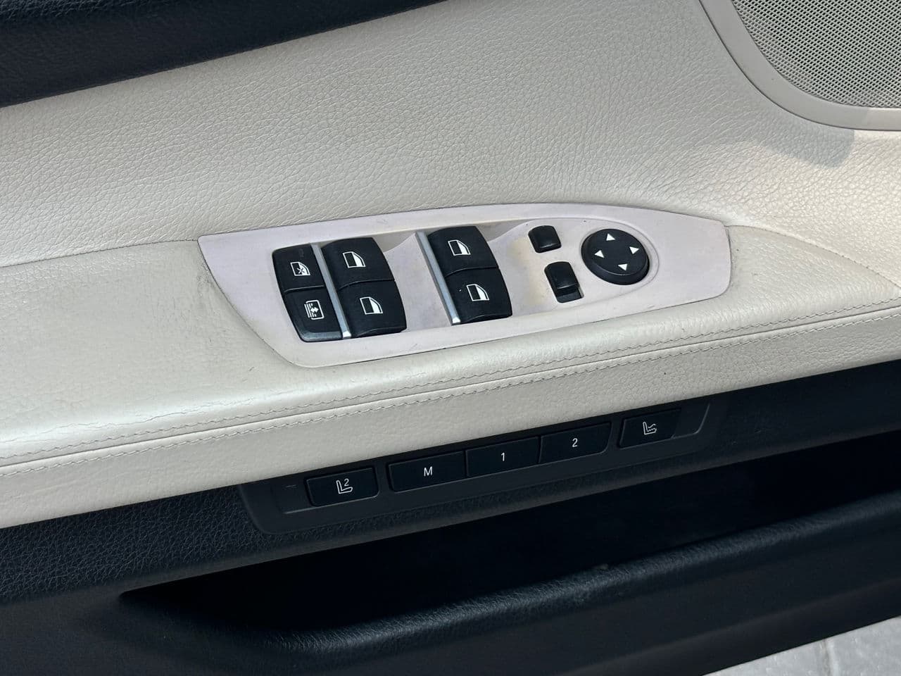 2011 BMW 740 — Miniatură 7
