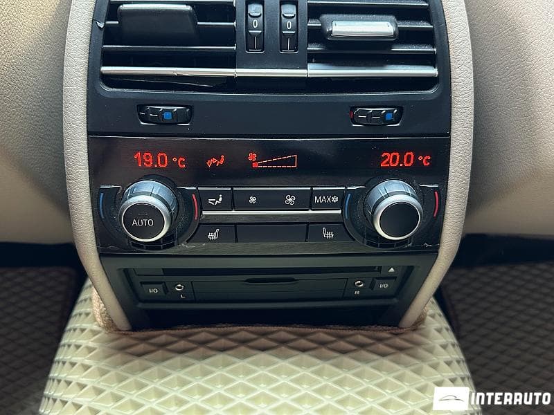 2011 BMW 740 — Miniatură 19