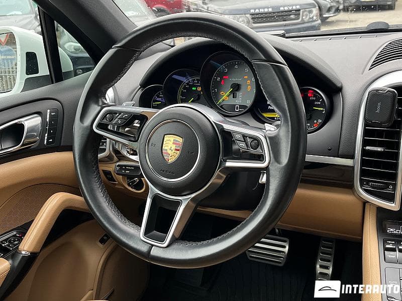 2015 Porsche Cayenne S Hybrid — Miniatură 13