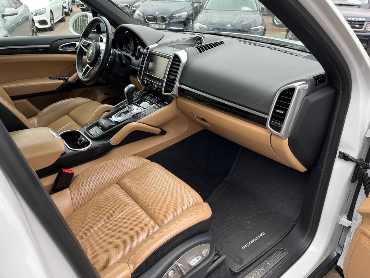 2015 Porsche Cayenne S Hybrid — Miniatură 14