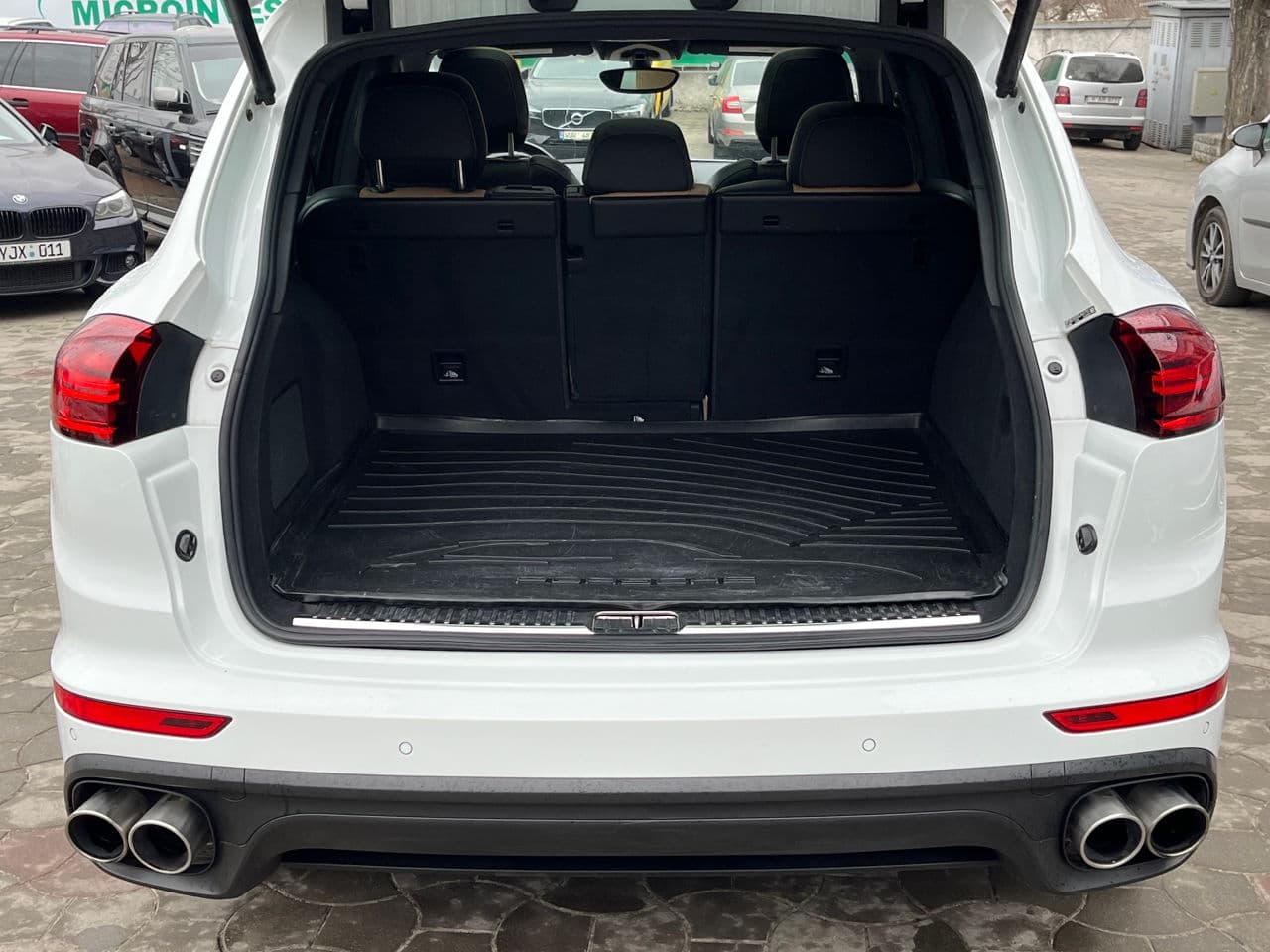 2015 Porsche Cayenne S Hybrid — Miniatură 19
