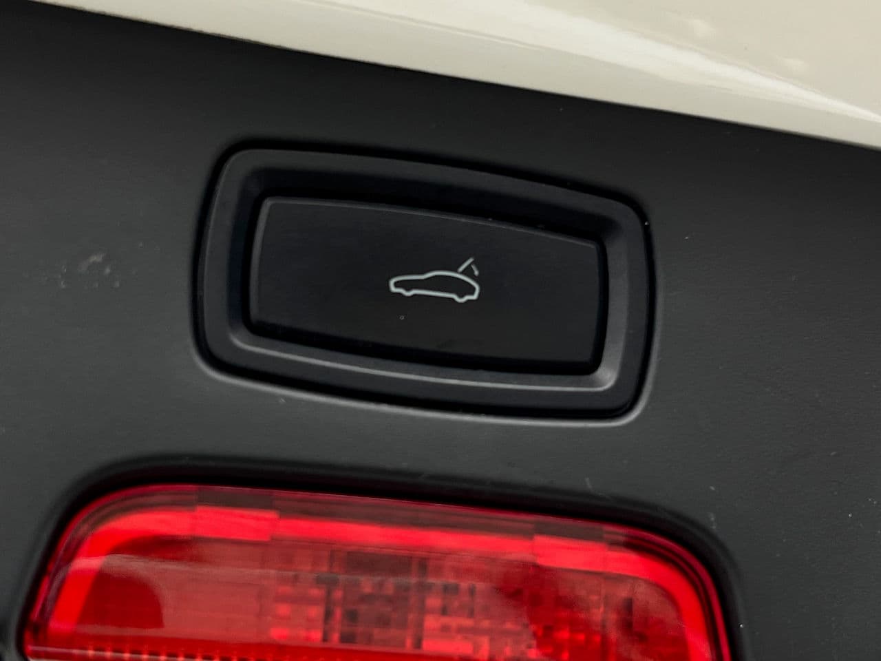 2015 Porsche Cayenne S Hybrid — Miniatură 20