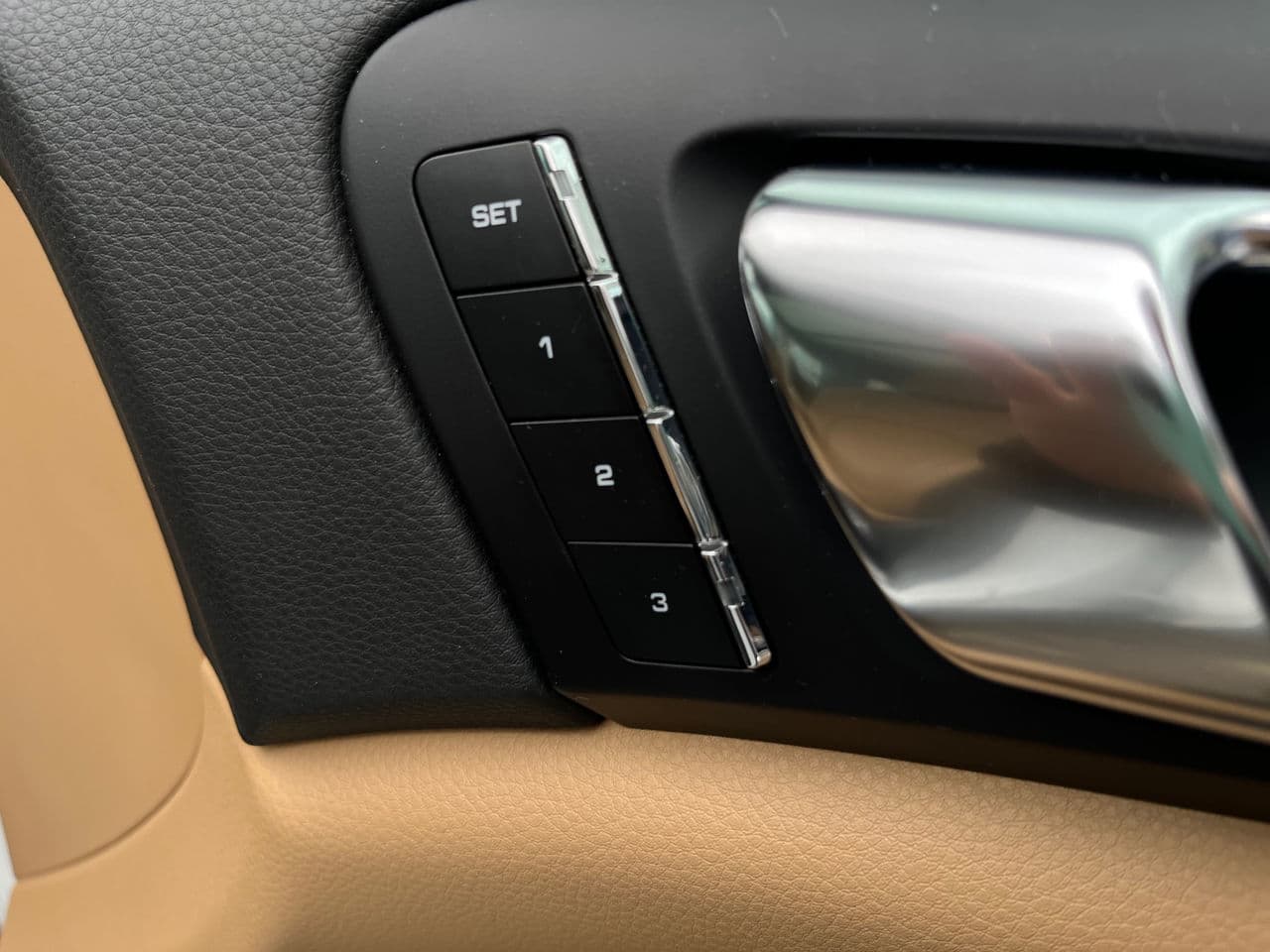 2015 Porsche Cayenne S Hybrid — Miniatură 15