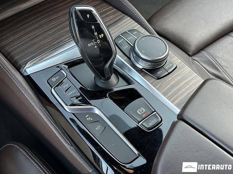 2018 BMW 520 — Miniatură 10
