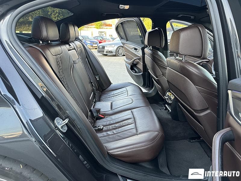 2018 BMW 520 — Miniatură 12