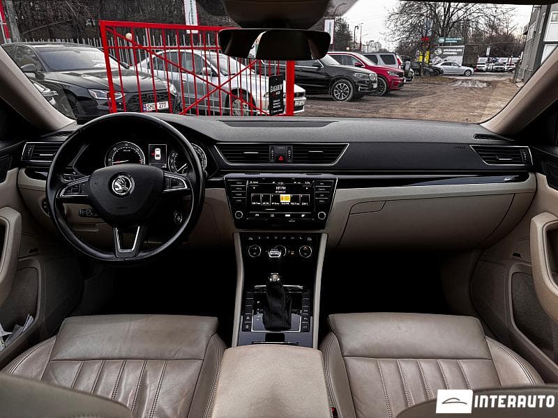 2017 Skoda Superb — Miniatură 15