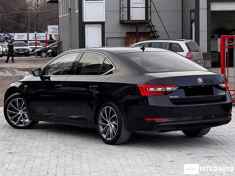 2017 Skoda Superb — Miniatură 2