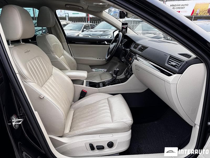 2017 Skoda Superb — Miniatură 16