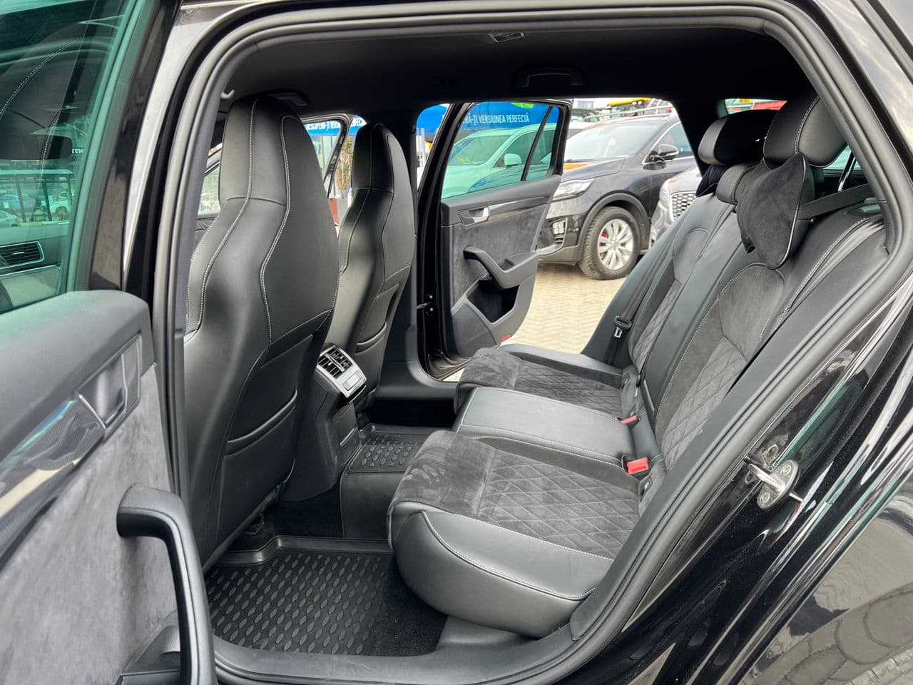 2019 Skoda Superb — Miniatură 13