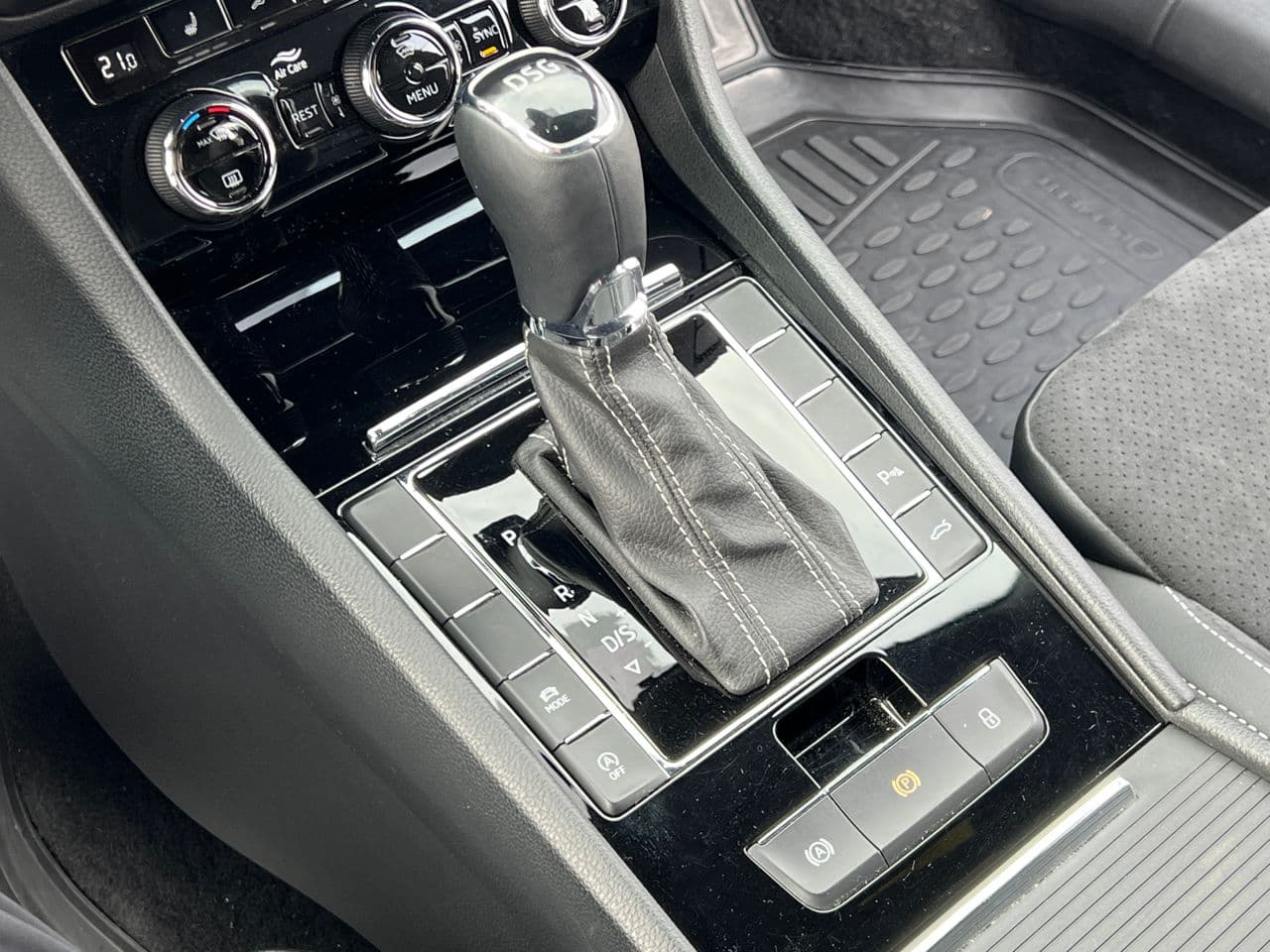2019 Skoda Superb — Miniatură 12