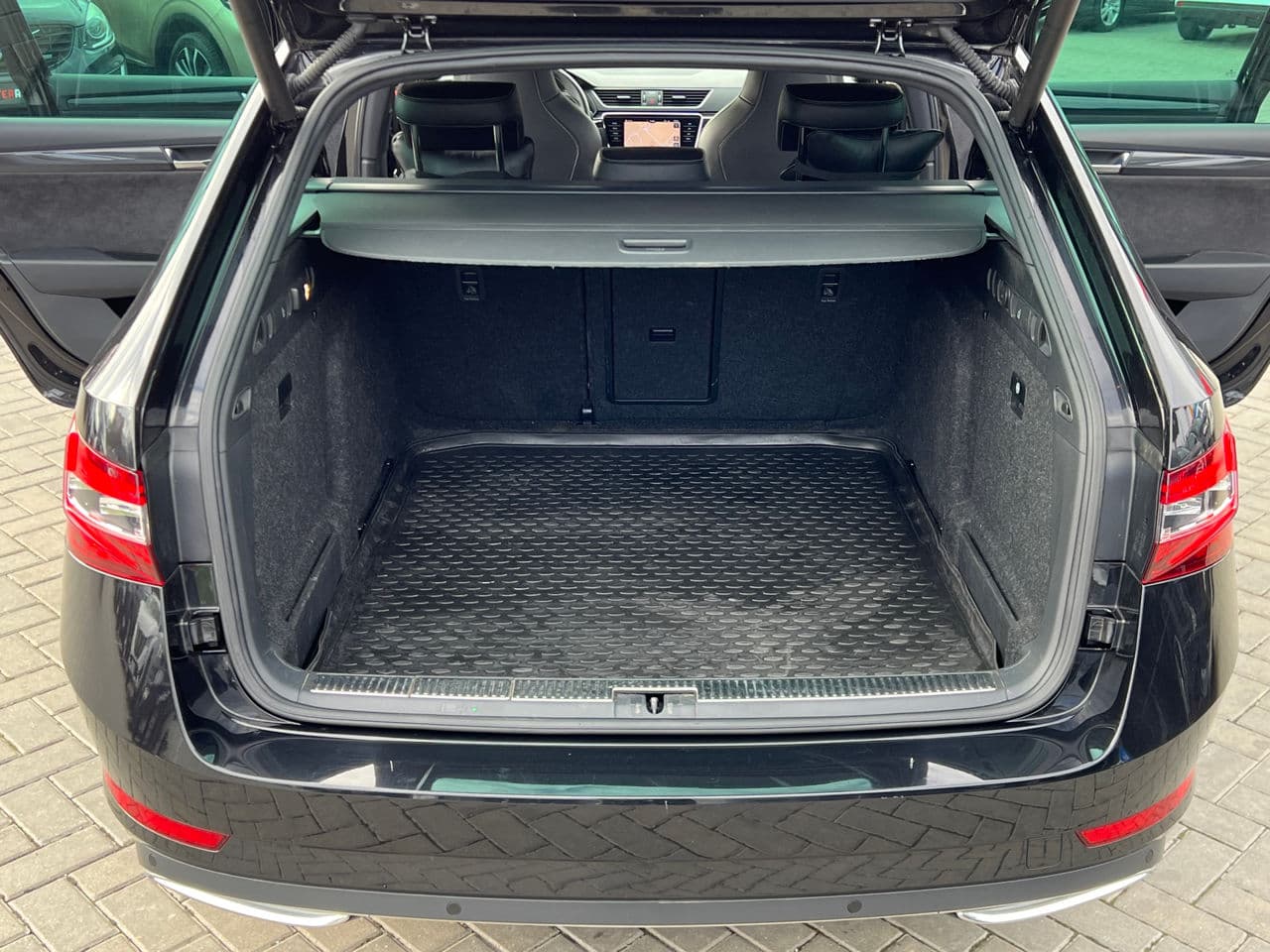 2019 Skoda Superb — Miniatură 21