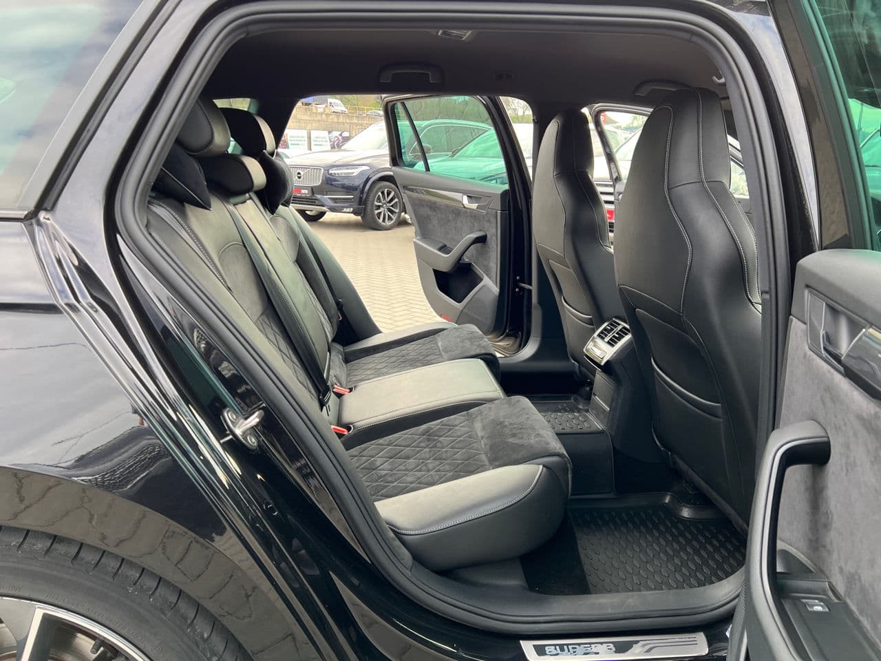 2019 Skoda Superb — Miniatură 14