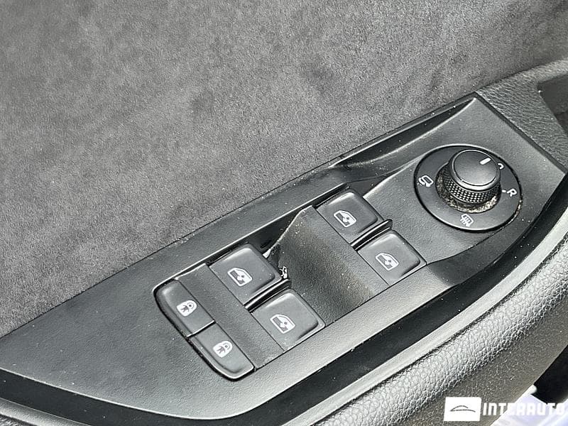 2019 Skoda Superb — Miniatură 18