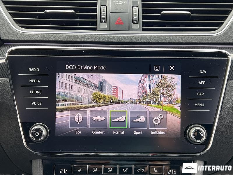 2019 Skoda Superb — Miniatură 10