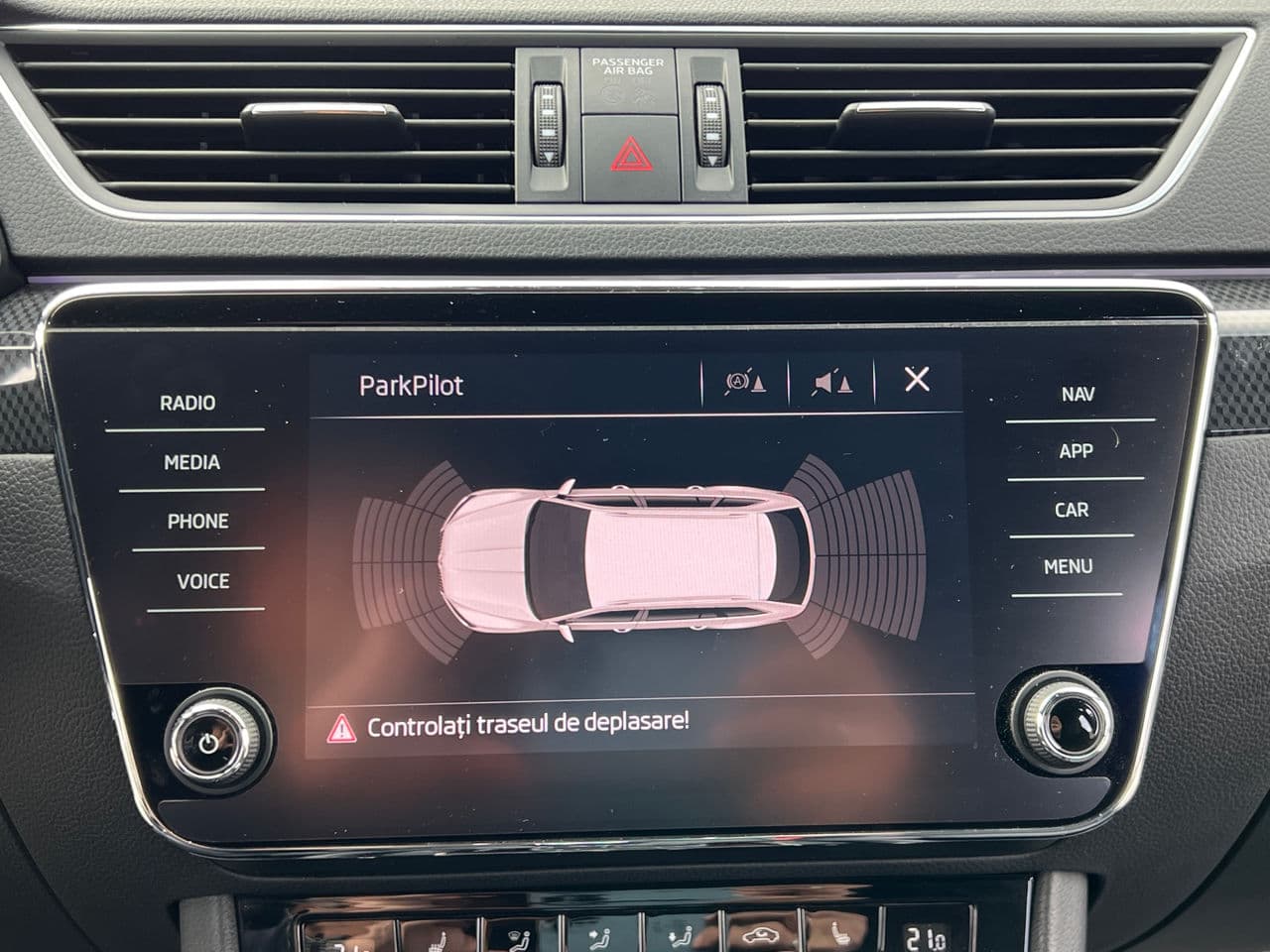 2019 Skoda Superb — Miniatură 9