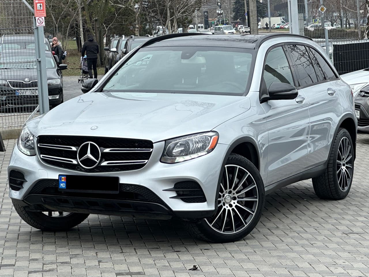 2016 Mercedes GLC 300 — Miniatură 2