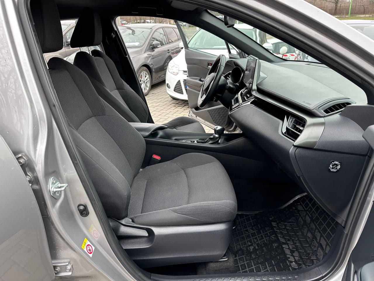 2019 Toyota C-HR — Miniatură 14