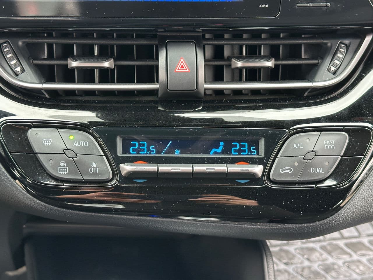2019 Toyota C-HR — Miniatură 10
