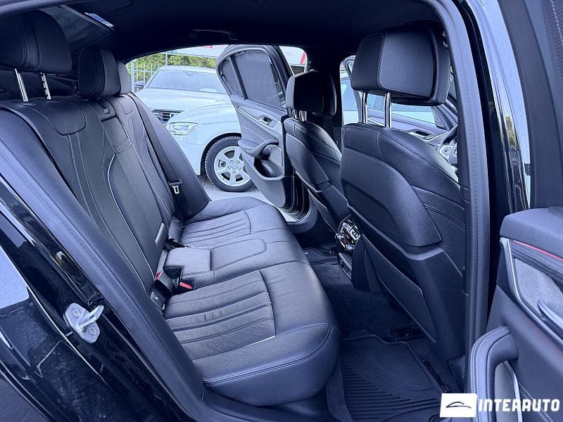 2020 BMW 530e — Miniatură 16