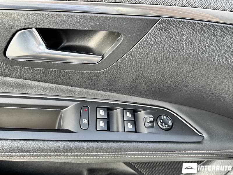 2020 Peugeot 3008 — Miniatură 19